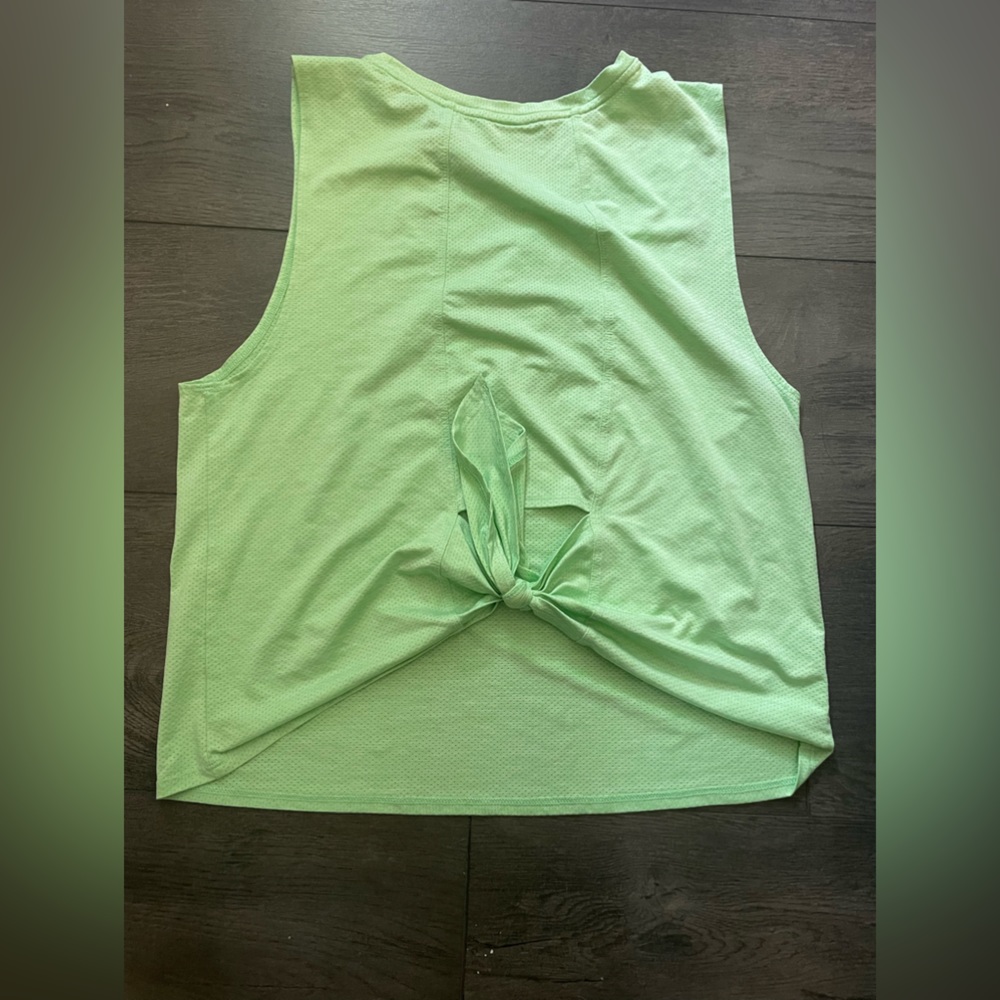 Unbranded lime green workout tank with tie size medium - Picture 4 of 7